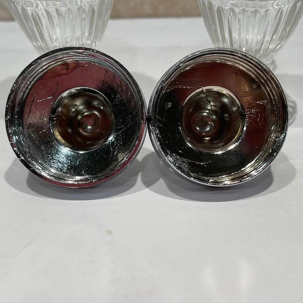 Fostoria Leonardo Salt and Pepper Shakers Vintage Crystal Chrome Lid‎